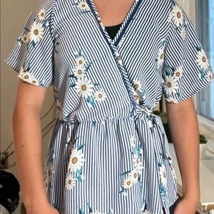 Sienna sky women’s top size: s